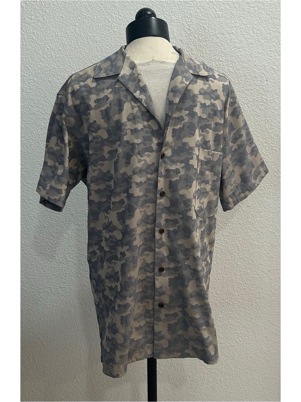 Tribe Kelley USA Camoflage SHORT SLEEVE BUTTON UP SHIRT Size Small S Gray Cream